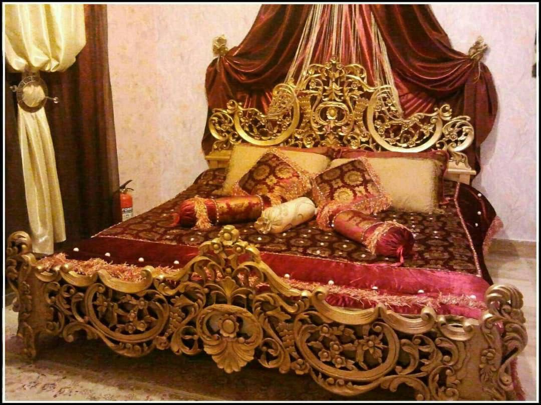 سرویس خواب دو نفره چوبی کرم شکلاتی